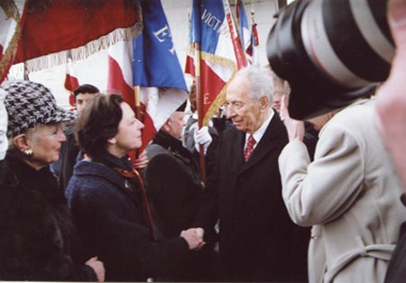 La Flamme à l'Arc de Triomphe le 11 mars 2008 avec le président de l' Etat D'Israël.