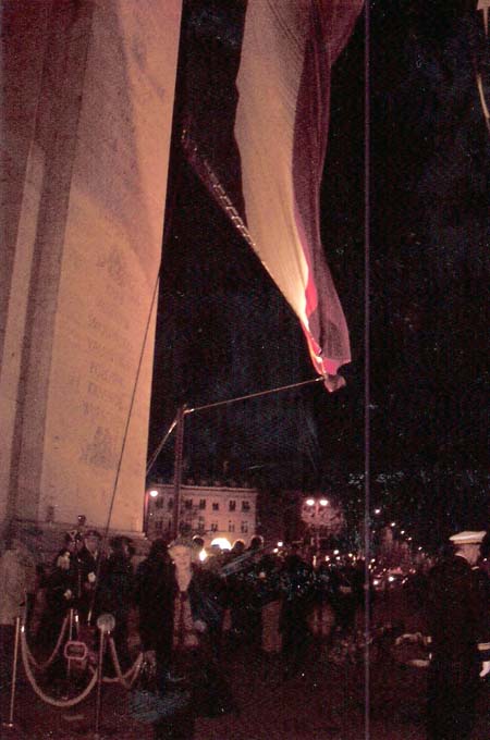 La Flamme Eternelle à l'Arc de triomphe le 11 novembre 2008