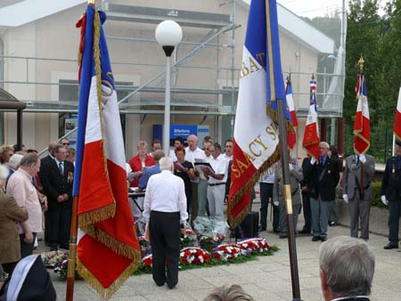 Photos de la cérémonie en gare de Nanteuil-Sâacy en 2008